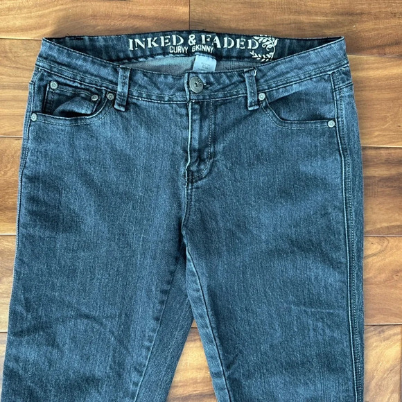 Inked & Faded Curvy Skinny Black Denim Jeans size 6 - Picture 2 of 4